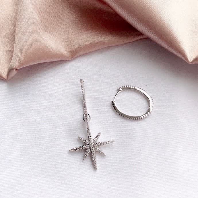 APM Monaco Elegant Star Hoop Earrings